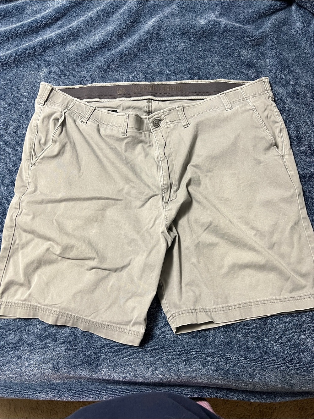 Lee Men's Extreme Comfort Casual Cotton Blend Shorts - Light Khaki